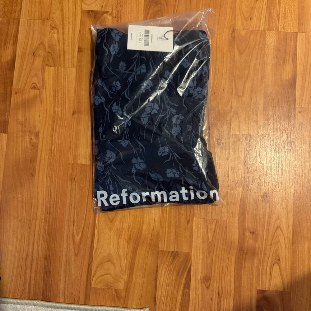 SALE NWT Reformation Bryson Dress, Georgia Blue, size 6 - Picture 4 of 5